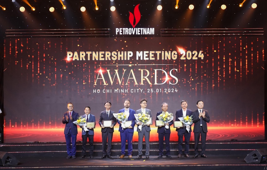 Petrovietnam gặp mặt các nhà thầu dầu khí năm 2024