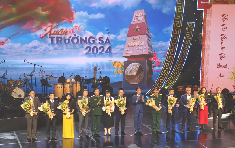 “Xuân Trường Sa 2024” - Cầu nối yêu thương giữa đất liền với biển, đảo quê hương