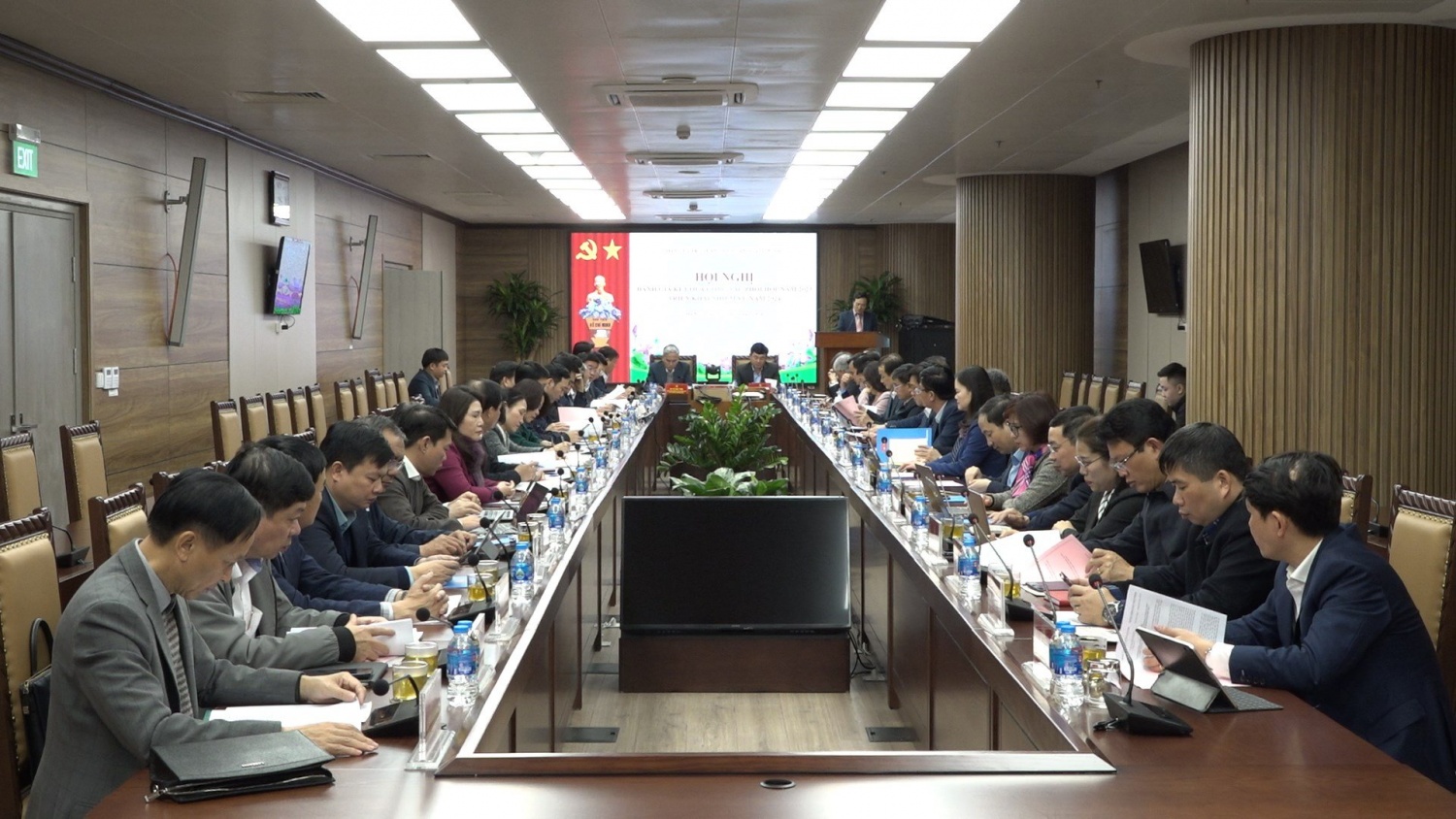 Giải quyết dứt điểm tồn tại, nâng cao hiệu quả phối hợp giữa Đảng ủy TKV và Đảng ủy Than Quảng Ninh