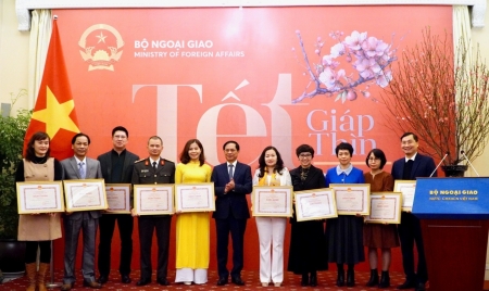 Bộ Ngoại giao gặp mặt các cơ quan báo chí Việt Nam nhân dịp năm mới Giáp Thìn 2024