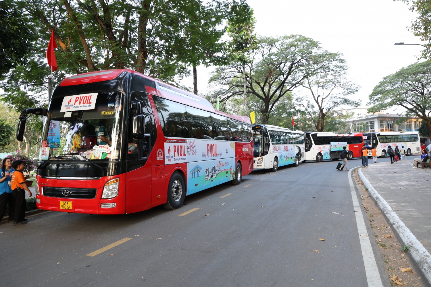 PVOIL đưa hơn 1.000 sinh viên về quê đón Tết Giáp Thìn 2024