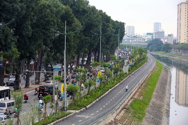 Hà Nội làm làn đường dành riêng cho xe đạp ven sông Tô Lịch