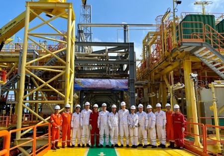 Dưới tháp đuốc mỏ Thăng Long - Đông Đô