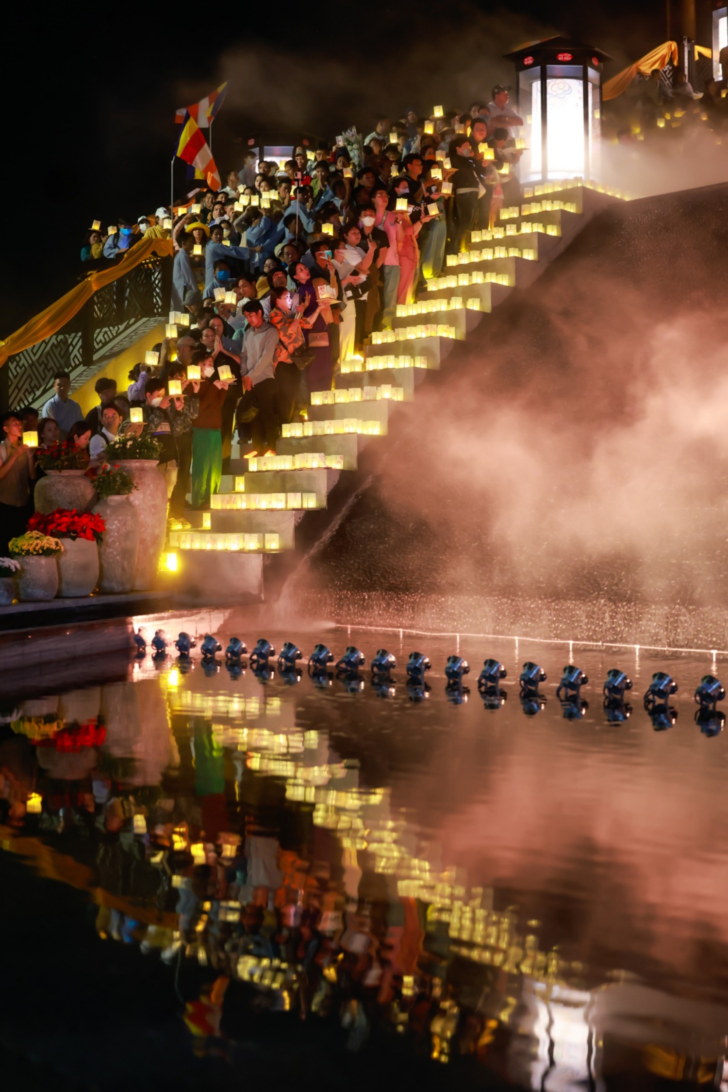 Tây Ninh: An vị Tôn tượng Bồ Tát Di Lặc bằng đá sa thạch lớn hàng đầu thế giới tại núi Bà Đen