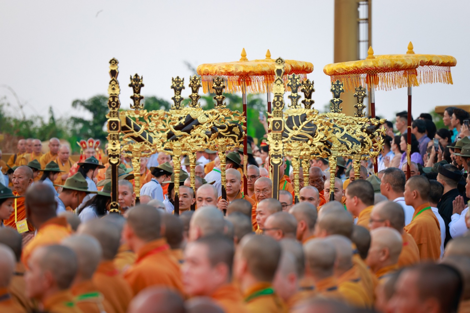 Tây Ninh: An vị Tôn tượng Bồ Tát Di Lặc bằng đá sa thạch lớn hàng đầu thế giới tại núi Bà Đen
