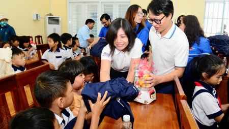“Xuân ấm áp – Sẻ chia yêu thương” từ Xí nghiệp Khí Vietsovpetro