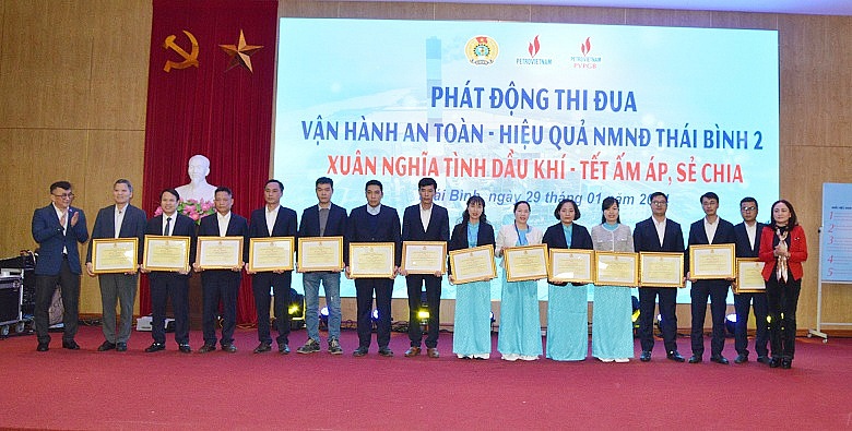 Phát động thi đua và tổ chức 
