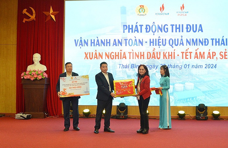 Phát động thi đua và tổ chức 