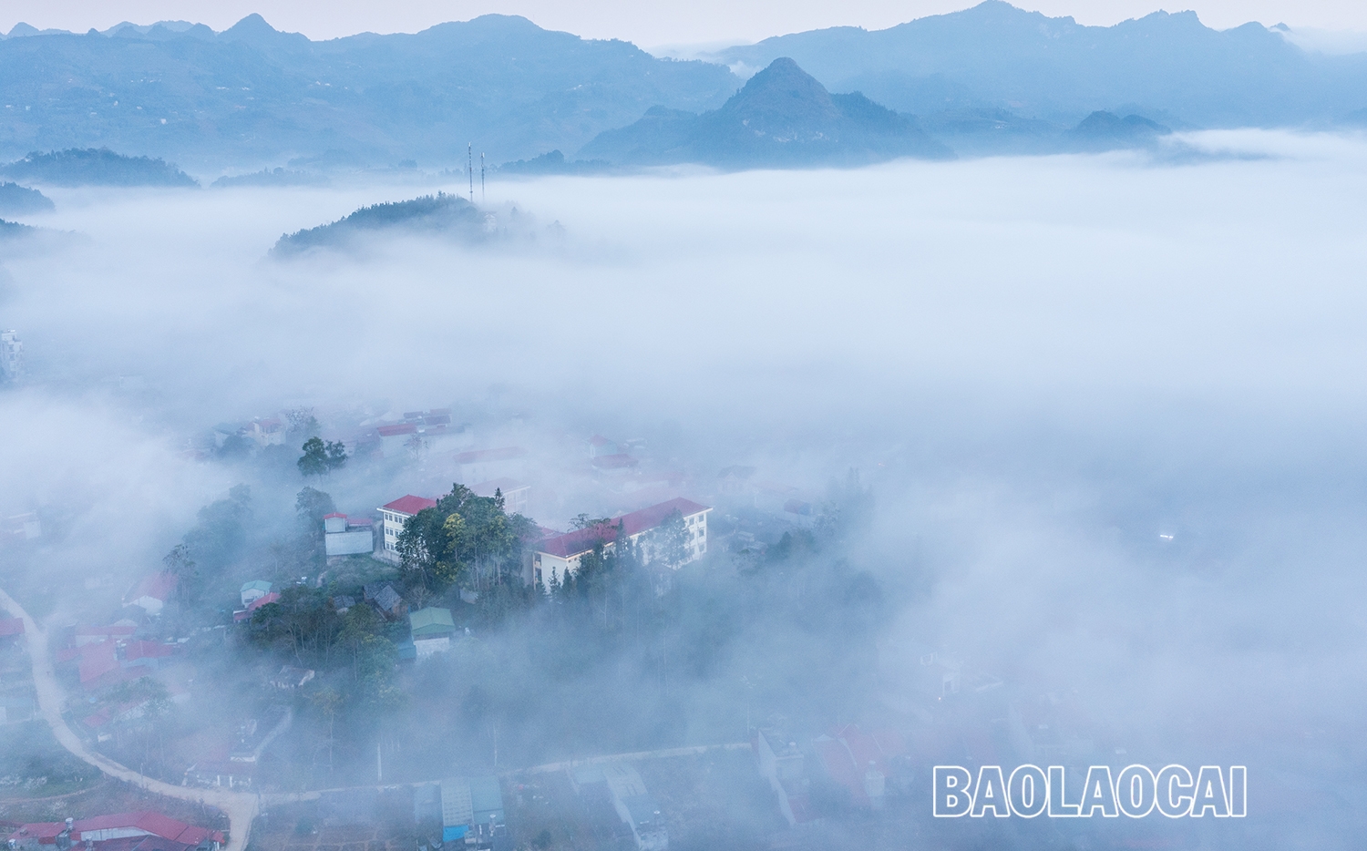 Huyền ảo mùa mây Bắc Hà