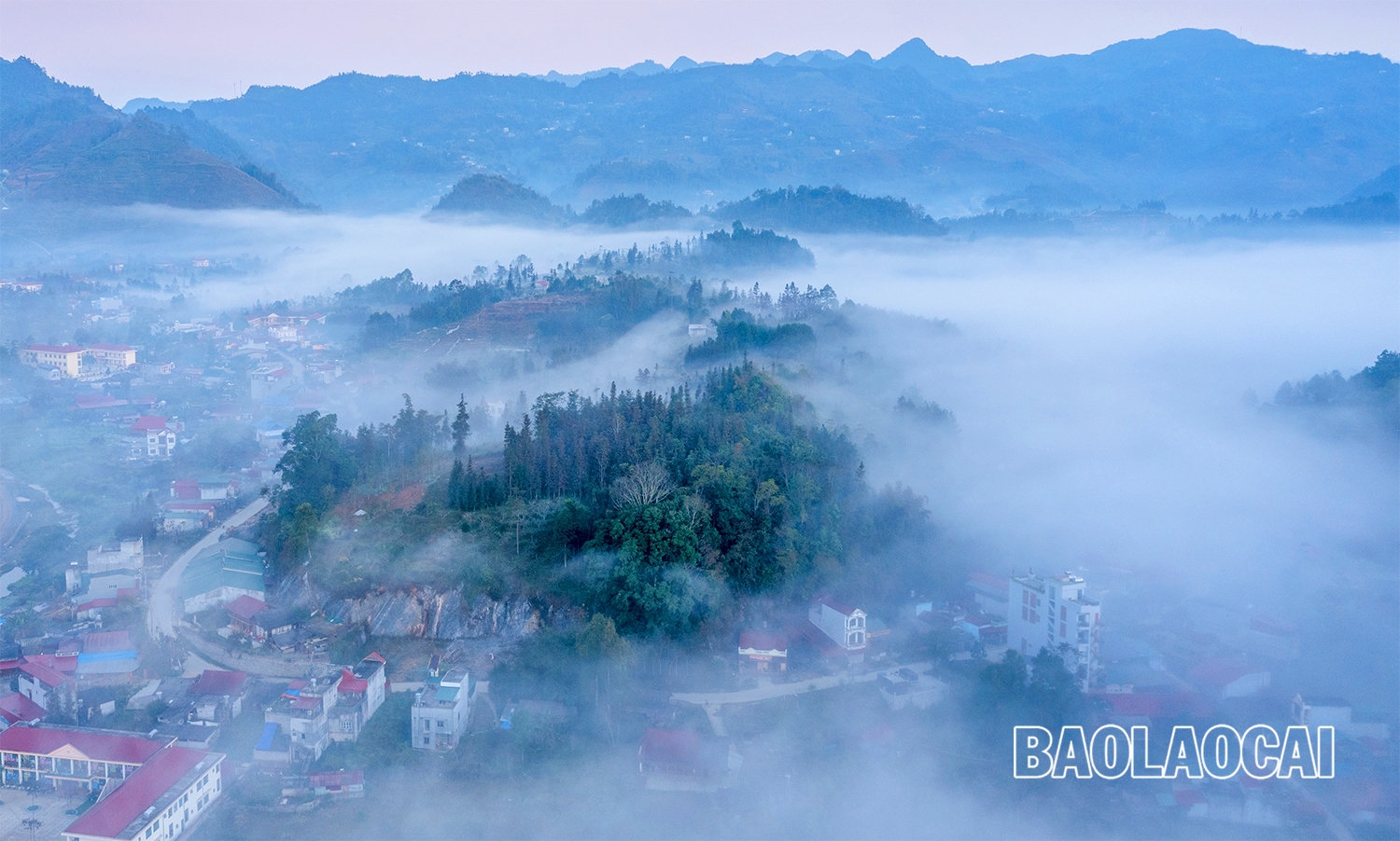 Huyền ảo mùa mây Bắc Hà