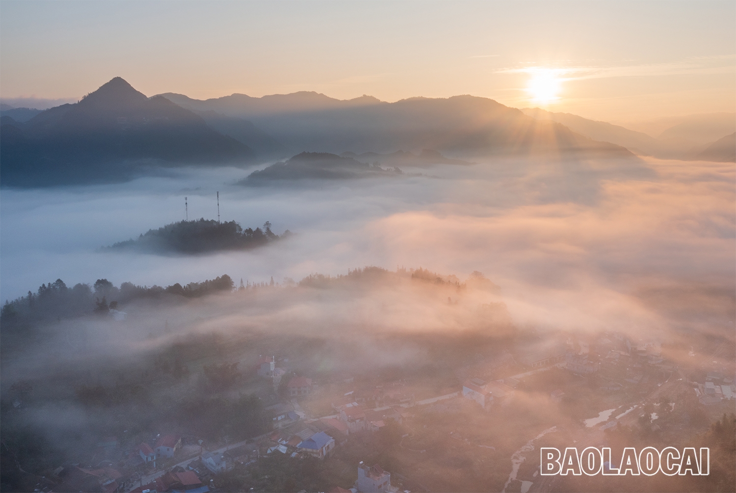 Huyền ảo mùa mây Bắc Hà