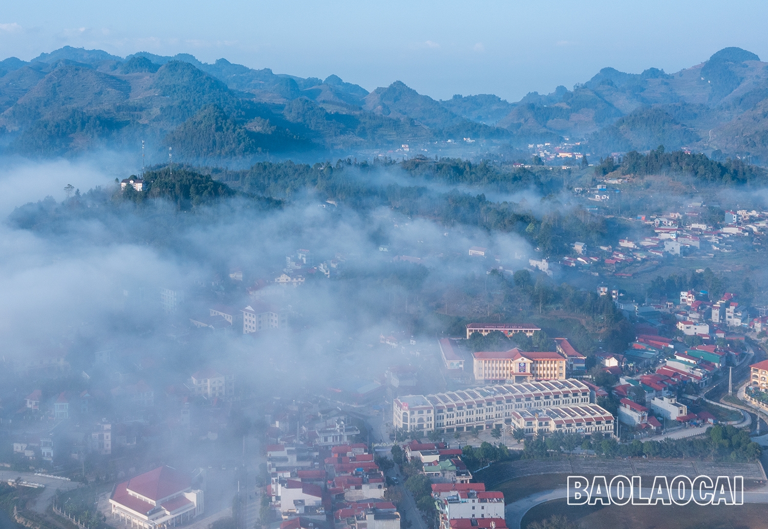 Huyền ảo mùa mây Bắc Hà