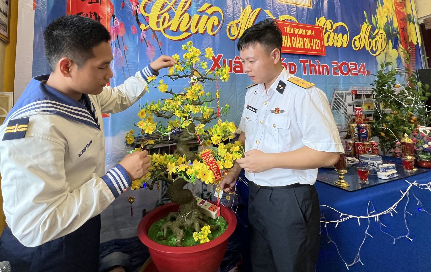 Đưa Tết đến nhà giàn DKI