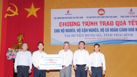 Petrovietnam/PV GAS mang Tết đến cho các hộ gia đình có hoàn cảnh khó khăn tỉnh Thái Bình