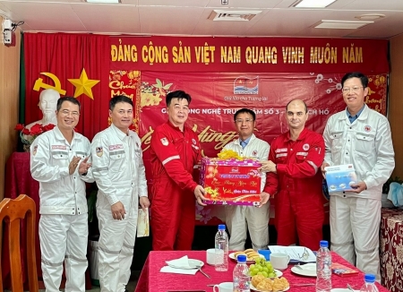 “Xuân nghĩa tình Dầu khí - Tết ấm áp, sẻ chia” tại Liên doanh Vietsovpetro