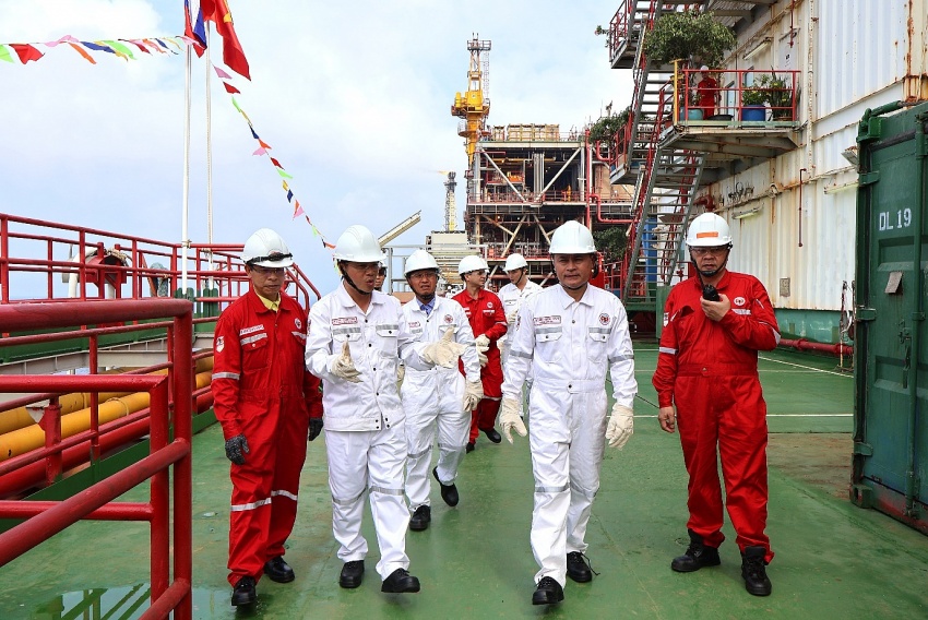 Lãnh đạo tỉnh Bà Rịa-Vũng Tàu và Vietsovpetro chúc Tết trên Giàn CNTT-3 Lãnh đạo tỉnh Bà Rịa - Vũng Tàu và Vietsovpetro chúc Tết trên Giàn CNTT-3