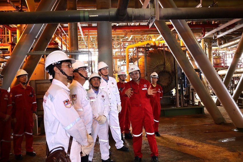 Lãnh đạo tỉnh Bà Rịa - Vũng Tàu và Vietsovpetro chúc Tết trên Giàn CNTT-3