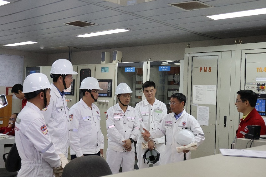 Lãnh đạo tỉnh Bà Rịa - Vũng Tàu và Vietsovpetro chúc Tết trên Giàn CNTT-3