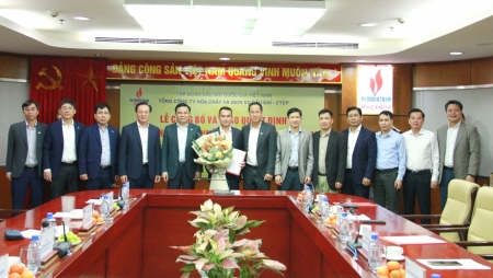 Công bố quyết định Phó Bí thư Đảng ủy, Tổng Giám đốc, người đại diện vốn PVChem