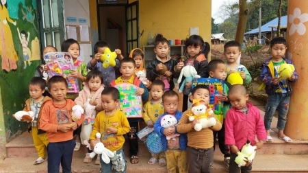 Đoàn Thanh niên PTSC Marine mang “Gấu bông và Áo ấm cho em” đến vùng cao