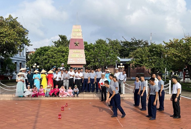 Xuân về nơi huyện đảo tiền tiêu của Tổ quốc