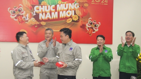 Ban lãnh đạo PVFCCo thăm và chúc Tết CBCNV Nhà máy Đạm Phú Mỹ