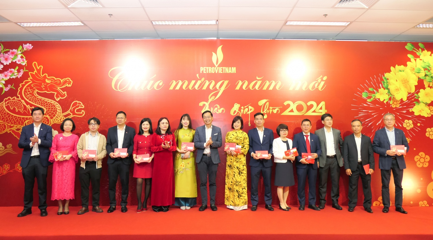 Petrovietnam gặp mặt Tân niên, đón Xuân Giáp Thìn 2024