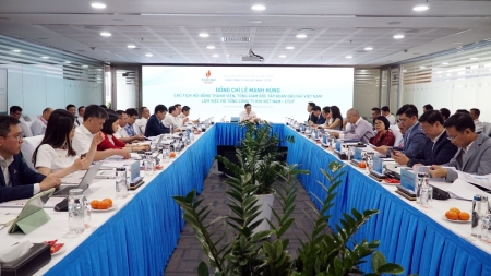Chủ tịch HĐTV Petrovietnam Lê Mạnh Hùng làm việc với PV GAS: Đẩy mạnh phát triển thị trường đồng hành với chiến lược