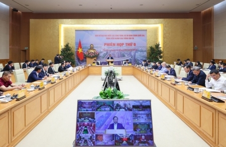 Thủ tướng: Tăng cường điều tra, xử lý vi phạm "găm hàng, đội giá" vật liệu dự án hạ tầng giao thông
