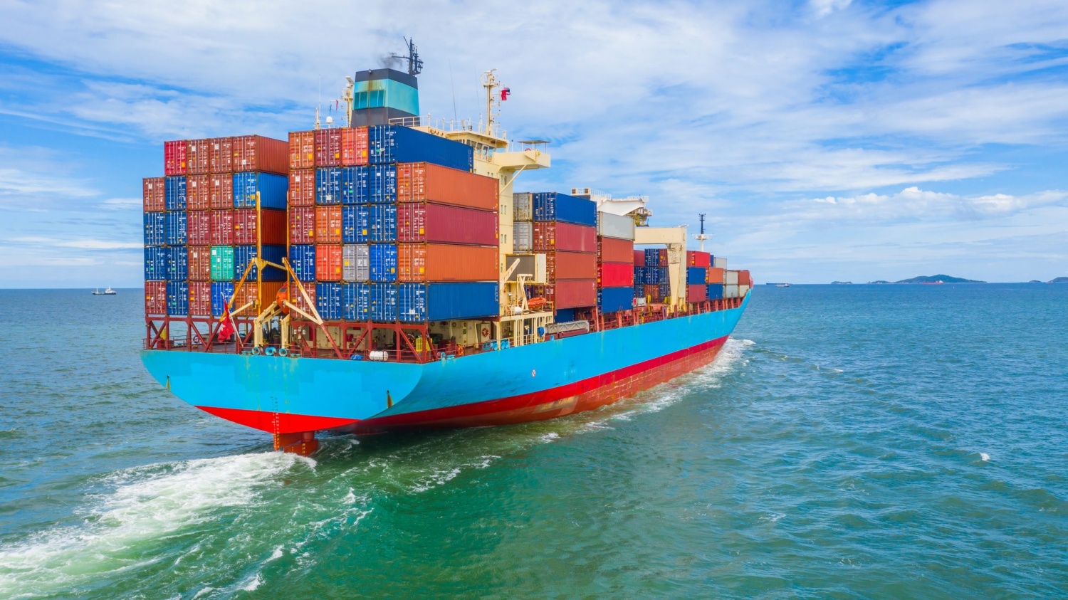 Vẻ đẹp diệu kỳ của những hồ nước màu hồng hiếm có trên thế giới