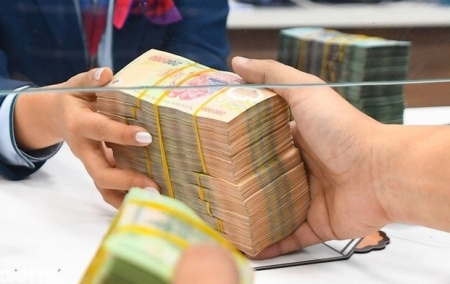 Tin ngân hàng ngày 20/2: Bổ sung quy định về rút tiền hàng loạt