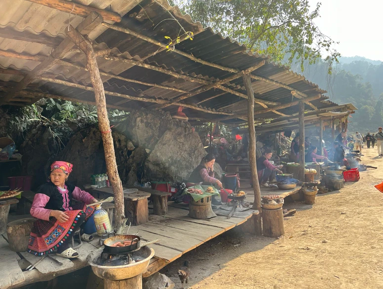 Hang Táu - “làng nguyên thủy” 3 không trên cao nguyên Mộc Châu