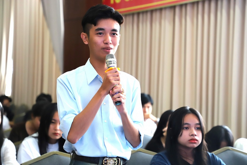 Học sinh THCS-THPT Long Hưng, tỉnh Sóc Trăng tham quan trải nghiệm thực tế tại PVU