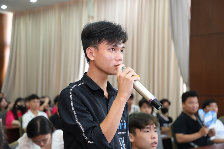Học sinh THCS-THPT Long Hưng, tỉnh Sóc Trăng tham quan trải nghiệm thực tế tại PVU
