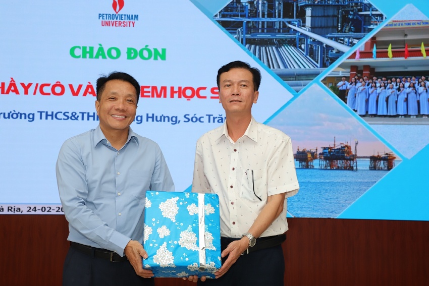 Học sinh THCS-THPT Long Hưng, tỉnh Sóc Trăng tham quan trải nghiệm thực tế tại PVU Học sinh THCS-THPT Long Hưng, tỉnh Sóc Trăng tham quan trải nghiệm thực tế tại PVU