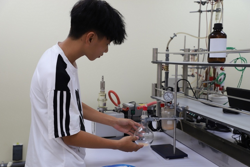 Học sinh THCS-THPT Long Hưng, tỉnh Sóc Trăng tham quan trải nghiệm thực tế tại PVU