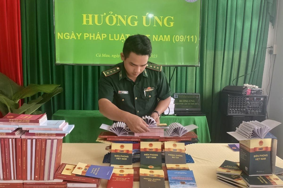 Gác “niềm riêng” bám đảo xa