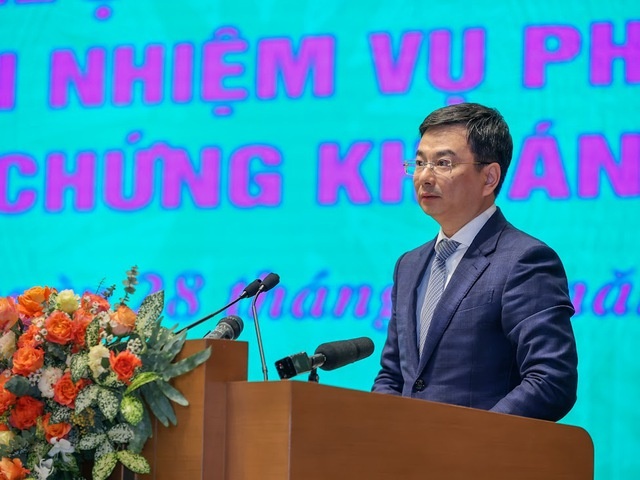 Tiếp tục hoàn thiện cơ sở pháp lý liên quan đến thị trường chứng khoán