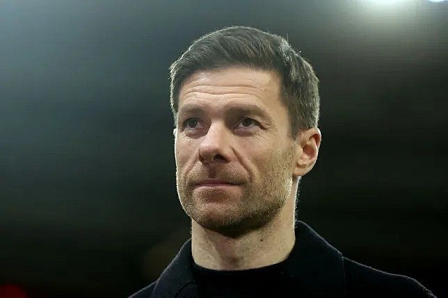 Rafa Benitez đưa ra cảnh báo với Xabi Alonso