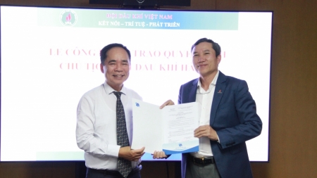 Hội DKVN trao quyết định bổ nhiệm Chủ tịch Hội Dầu khí Hà Nội và Phó Trưởng ban Tư vấn và Phản biện