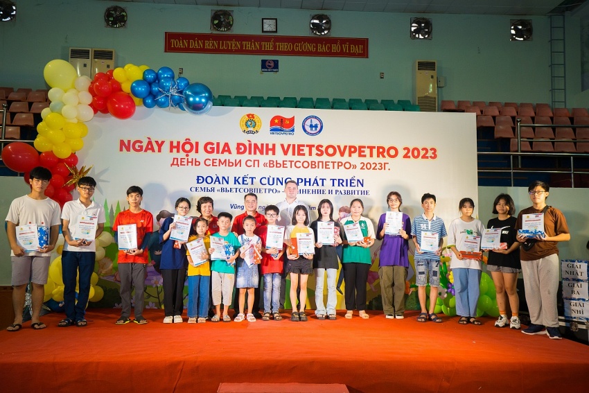 Phụ nữ Vietsovpetro: Góp phần “Giữ lửa cho tương lai”