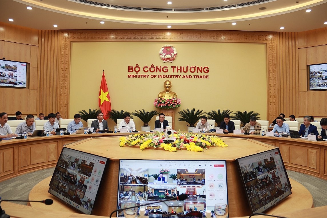 Bộ trưởng Bộ Công Thương: Đưa đường dây 500kV mạch 3 về đích đúng tiến độ