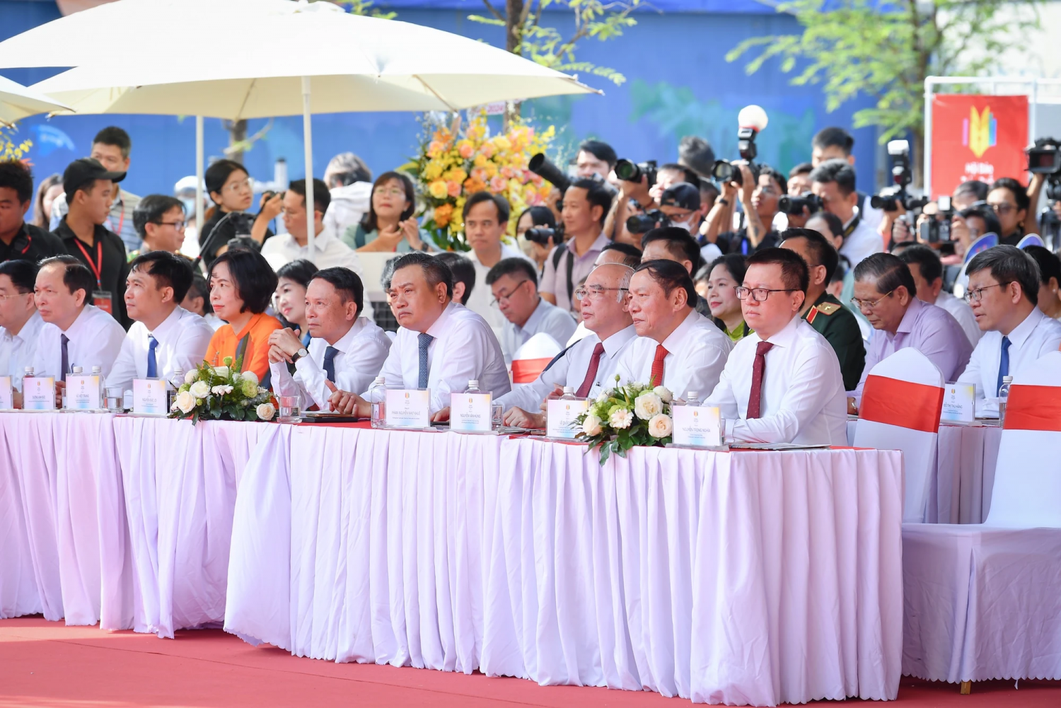 Báo chí phải thực sự trở thành cầu nối giữa Đảng, Nhà nước với nhân dân