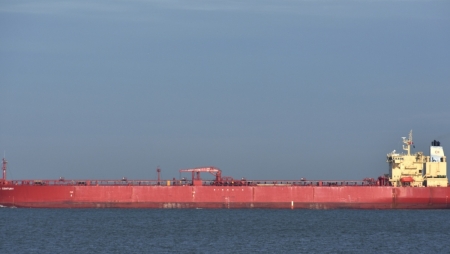 Tàu chở dầu bị Mỹ trừng phạt đã cập cảng Trung Quốc để xả dầu của Nga