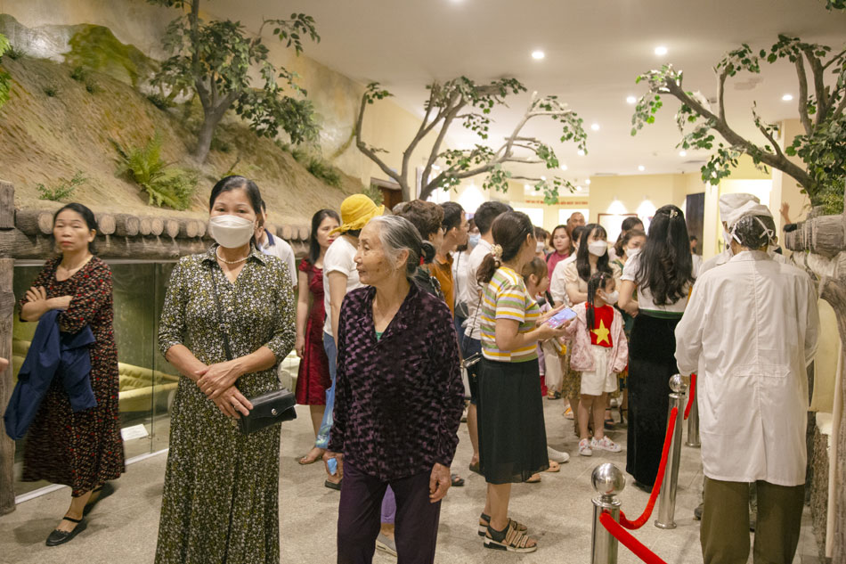 Điện Biên: Du khách tăng cao trước ngày khai hội