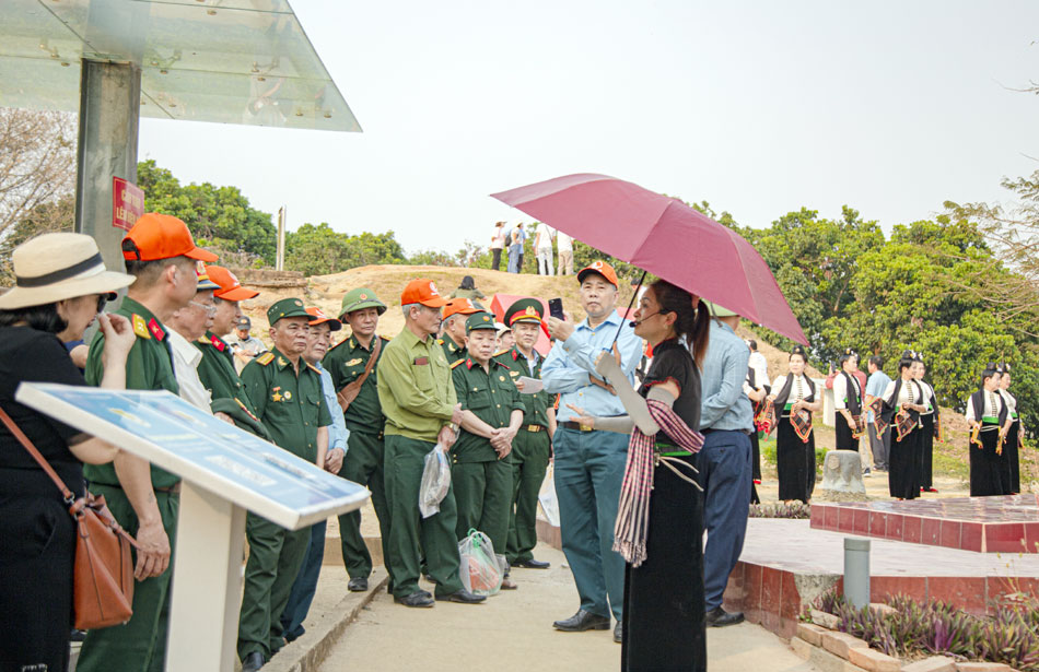 Điện Biên: Du khách tăng cao trước ngày khai hội