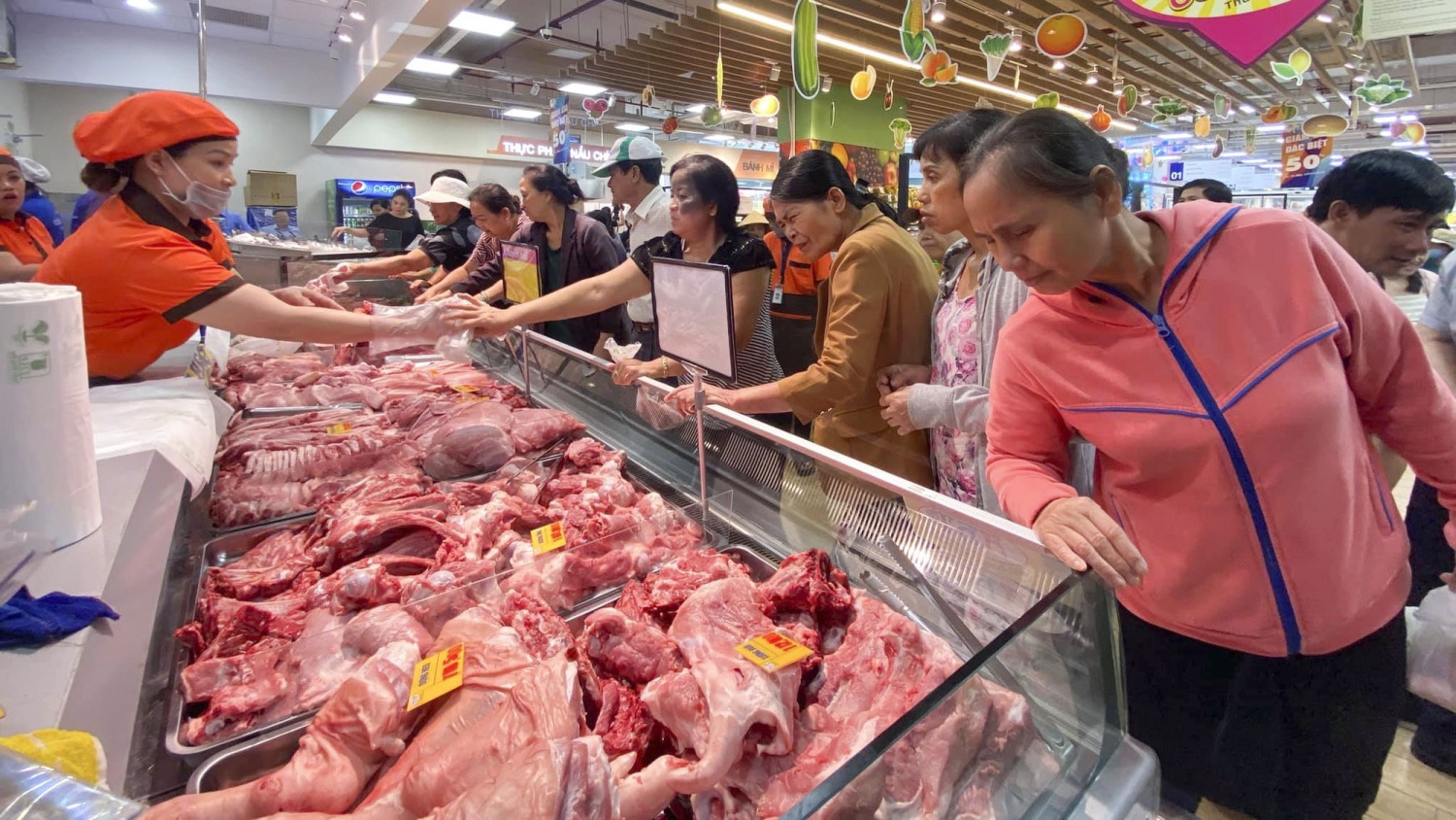 Tin tức kinh tế ngày 15/3: Thịt ngoại giá “siêu rẻ” ồ ạt tràn vào Việt Nam