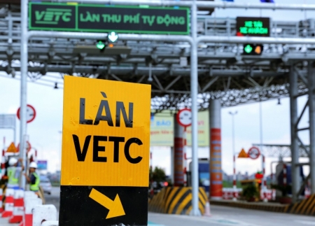 Đẩy nhanh tiến độ triển khai thu phí không dừng tại các cảng hàng không, sân bay