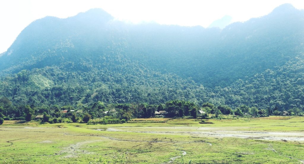 Hồ Noong - Bức tranh giản dị và bình yên