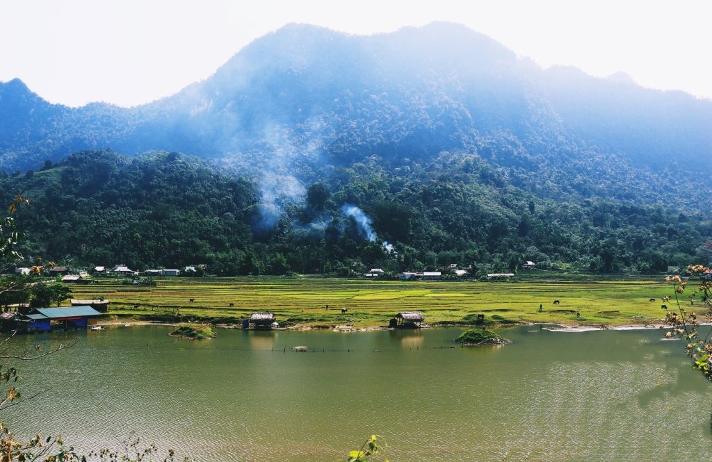 Hồ Noong - Bức tranh giản dị và bình yên